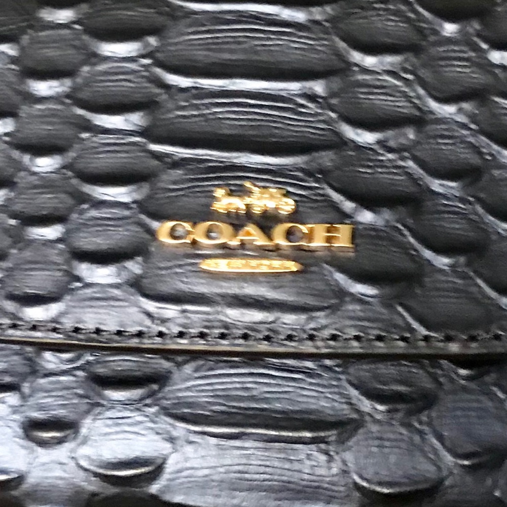 ⚠️LAST ONE⚠️Coach tri-fold wallet blue python look - Picture 5 of 6